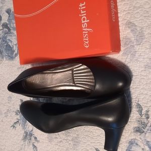 Size 11w Easy Spirit Redefine leather Black Heels